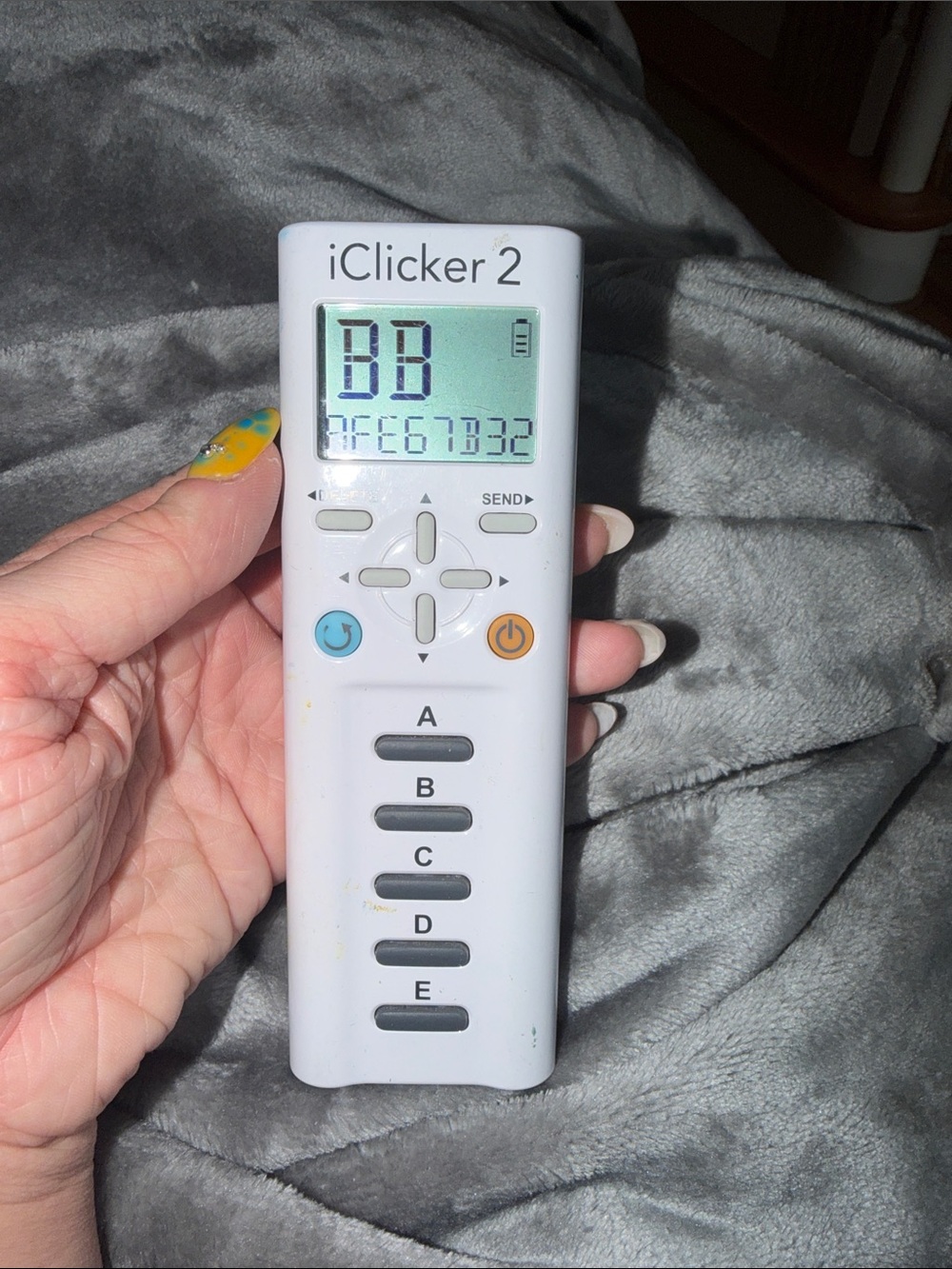 iClicker 2 White Student Remote - Interactive Classroom Clicker - Picture 3 of 3